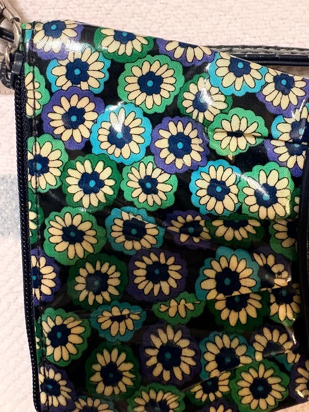 Vintage Vera Bradley crossbody vinyl bow shape, double pocket